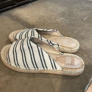 Eileen Fisher Cream and Black Espadrille Slip on Sandals Striped Design Size 6